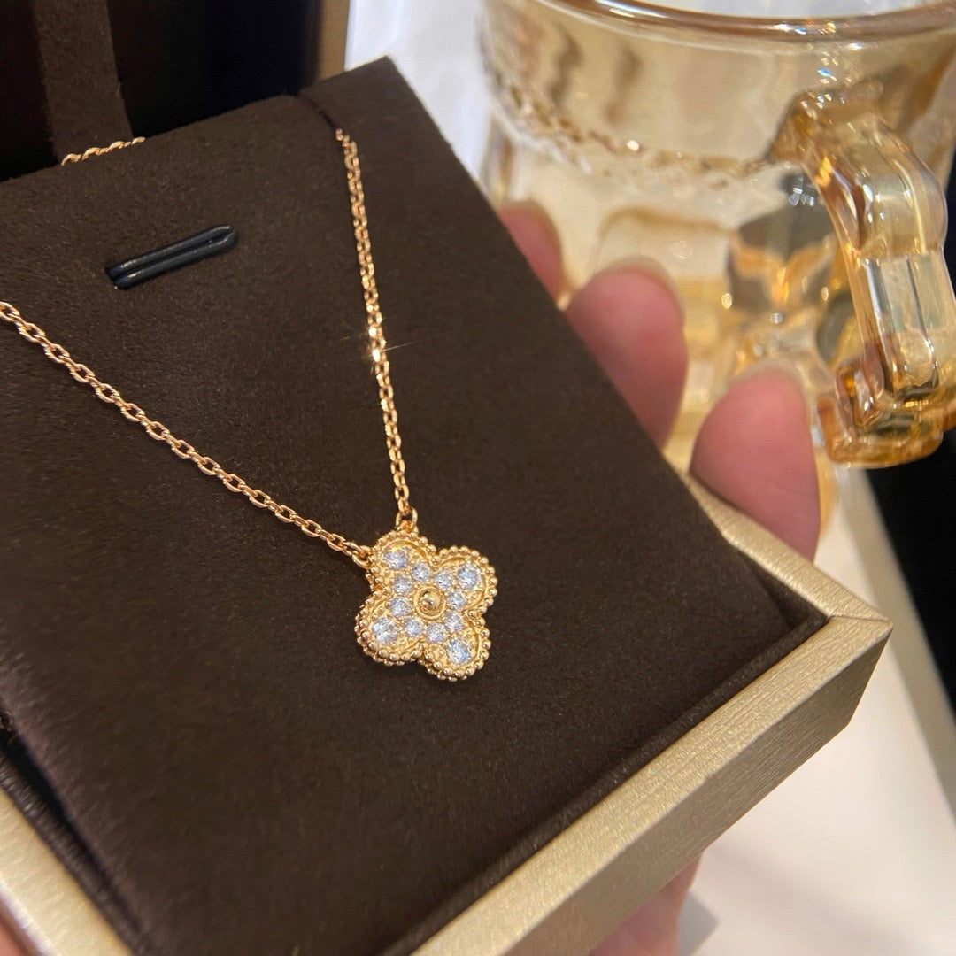¡®Lume Jewelry¡¯CLOVER 15MM DIAMOND SINGLE FLOWER NECKLACE
