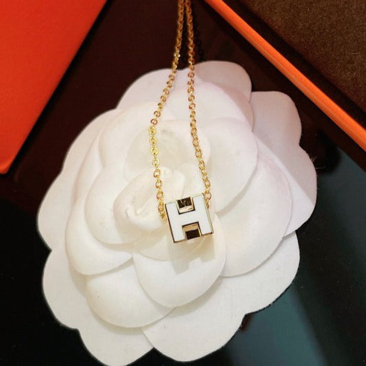 ¡®Lume Jewelry¡¯H WHITE SQUARE GOLD NECKLACE
