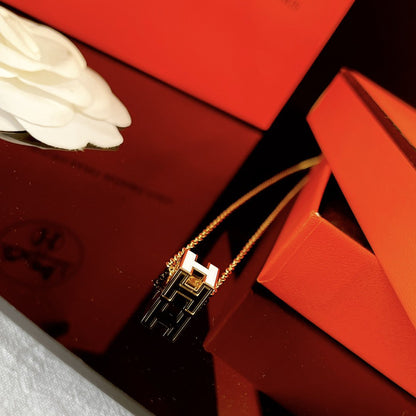 ¡®Lume Jewelry¡¯H WHITE SQUARE GOLD NECKLACE