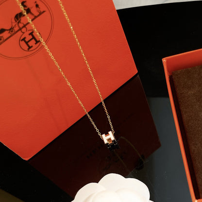 ¡®Lume Jewelry¡¯H WHITE SQUARE GOLD NECKLACE