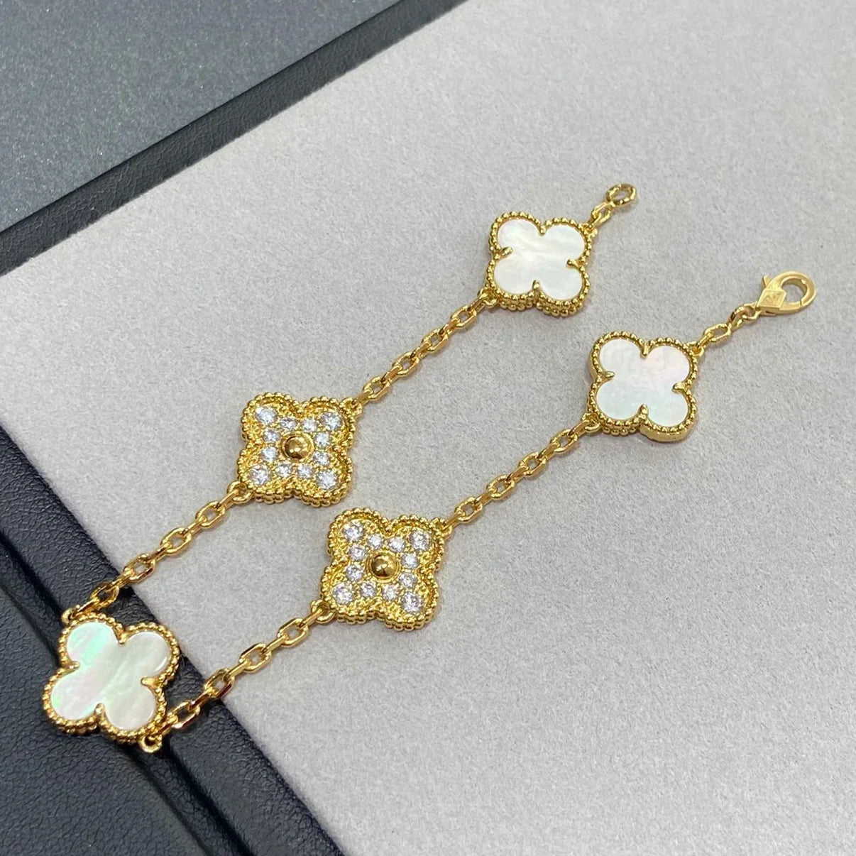 [Lume Jewelry]New CLOVER WHITE PEARL MOP 5 MOTIF BRACELET COLLECTION