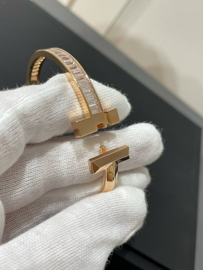 [Lume Jewelry]WIDE HINGED BANGLE PINK GOLD WITH BAGUETTE DIAMONDS
