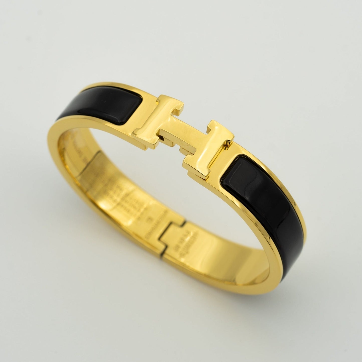 ¡®Lume Jewelry¡¯H BLACK BRACELET