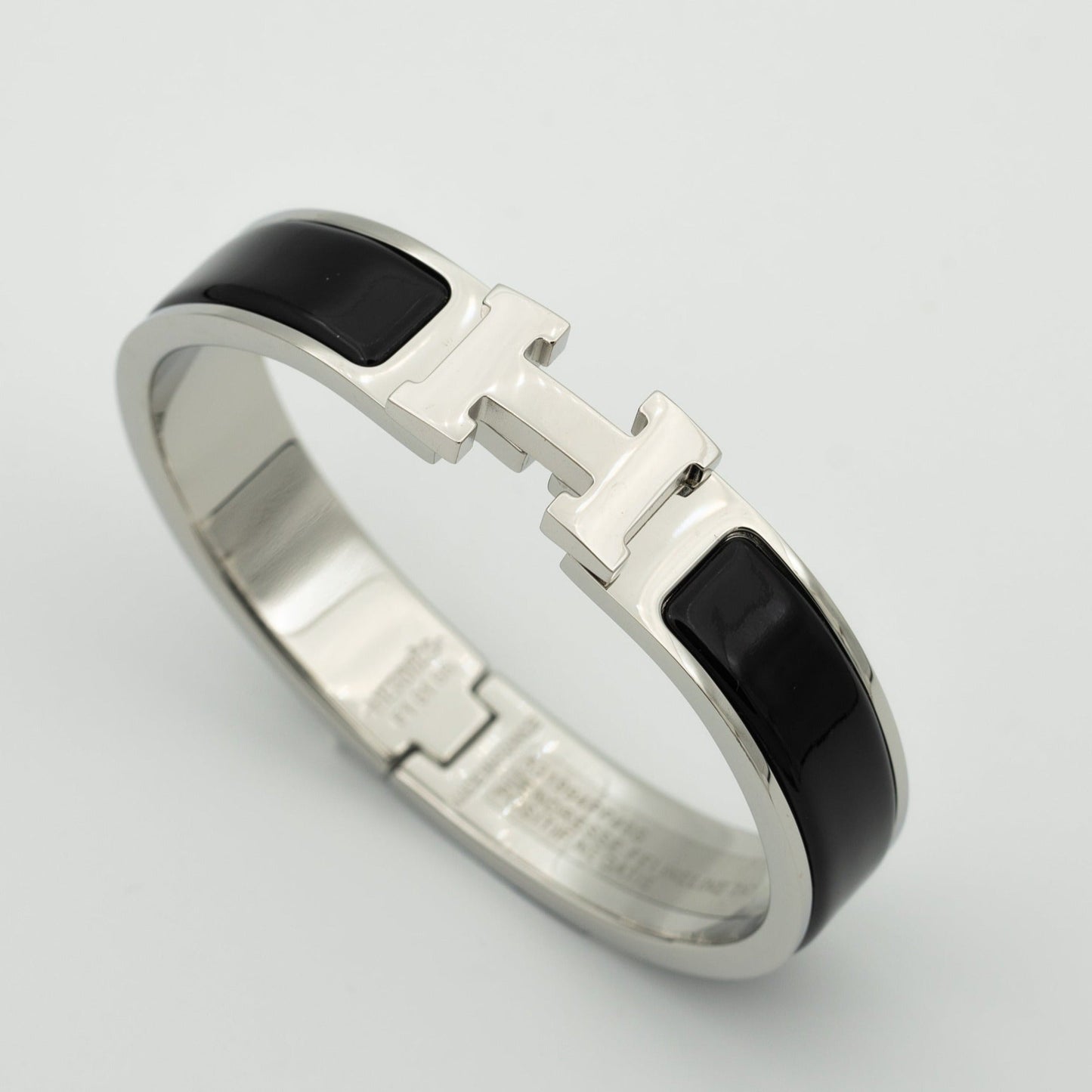 ¡®Lume Jewelry¡¯H BLACK BRACELET