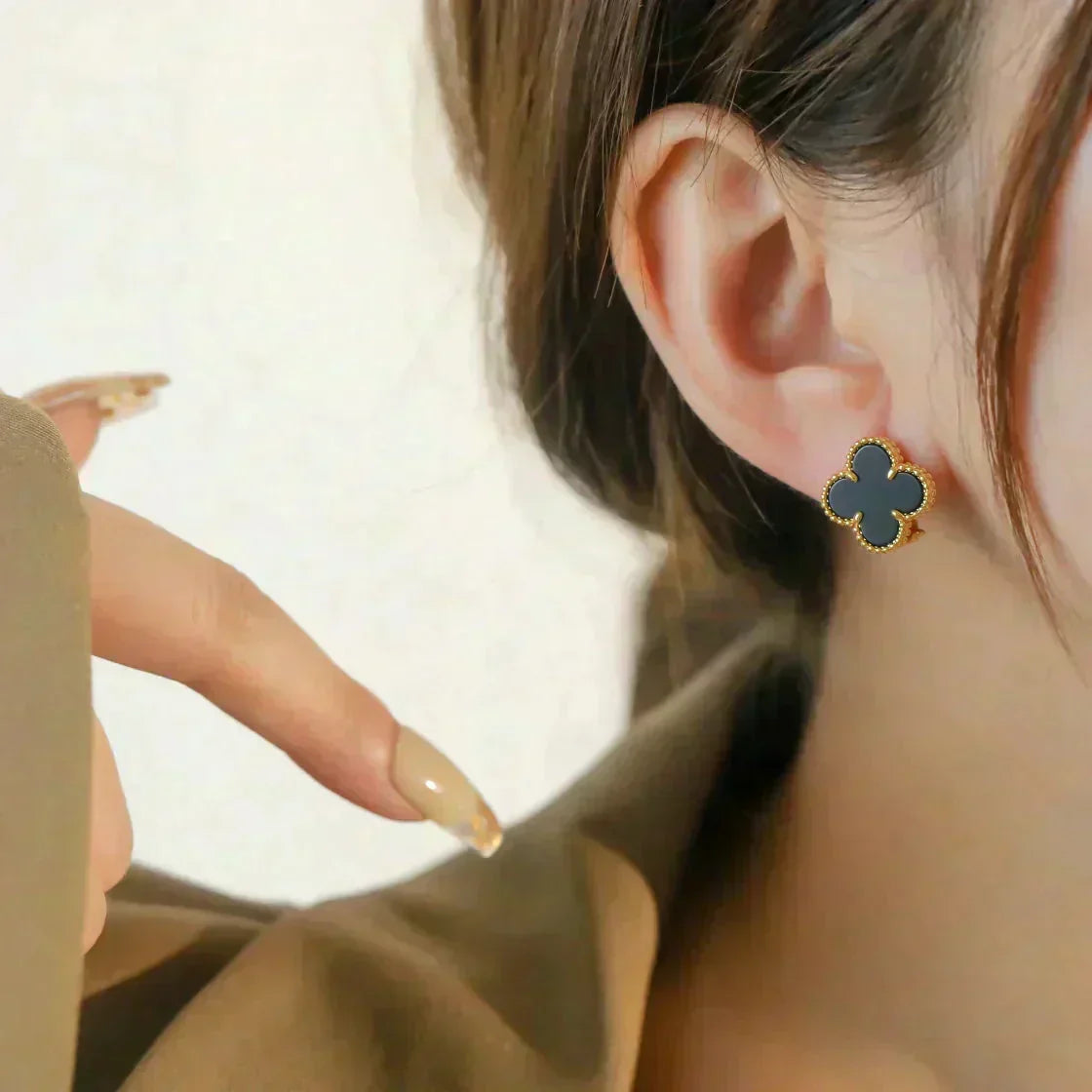 ¡®Lume Jewelry¡¯CLOVER MEDIUM 1 MOTIFS  ONYX STUD EARRINGS