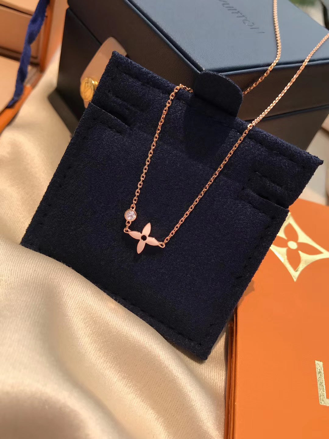¡®Lume Jewelry¡¯BLOSSOM PENDANT PINK GOLD AND DIAMOND