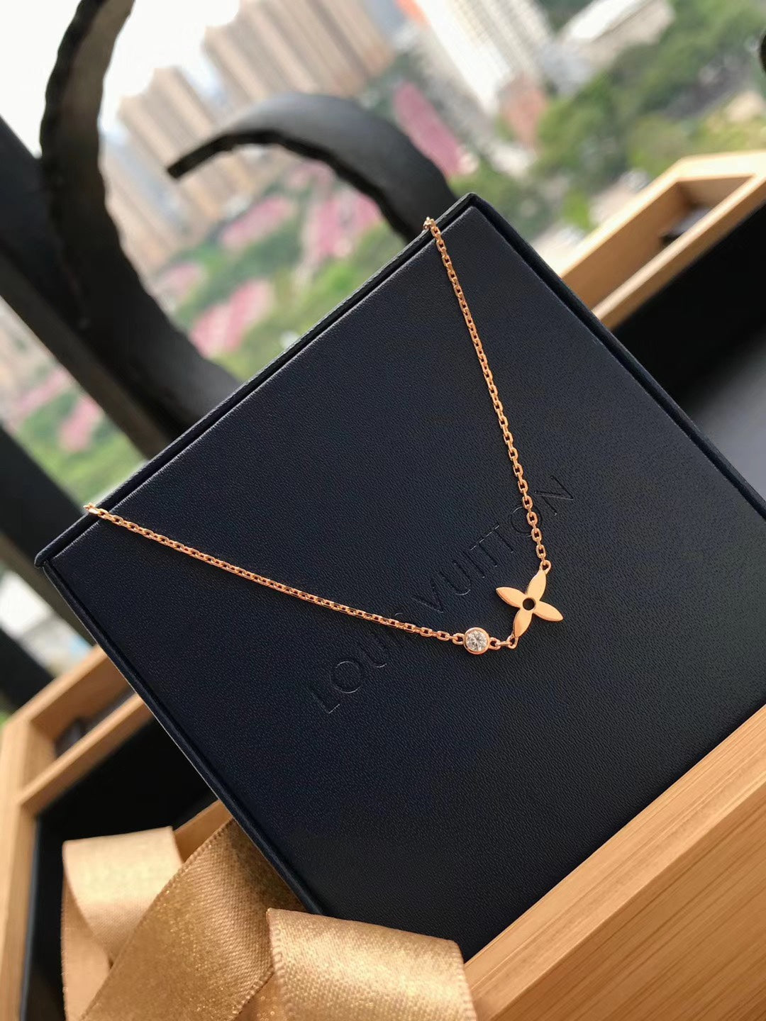 ¡®Lume Jewelry¡¯BLOSSOM PENDANT PINK GOLD AND DIAMOND
