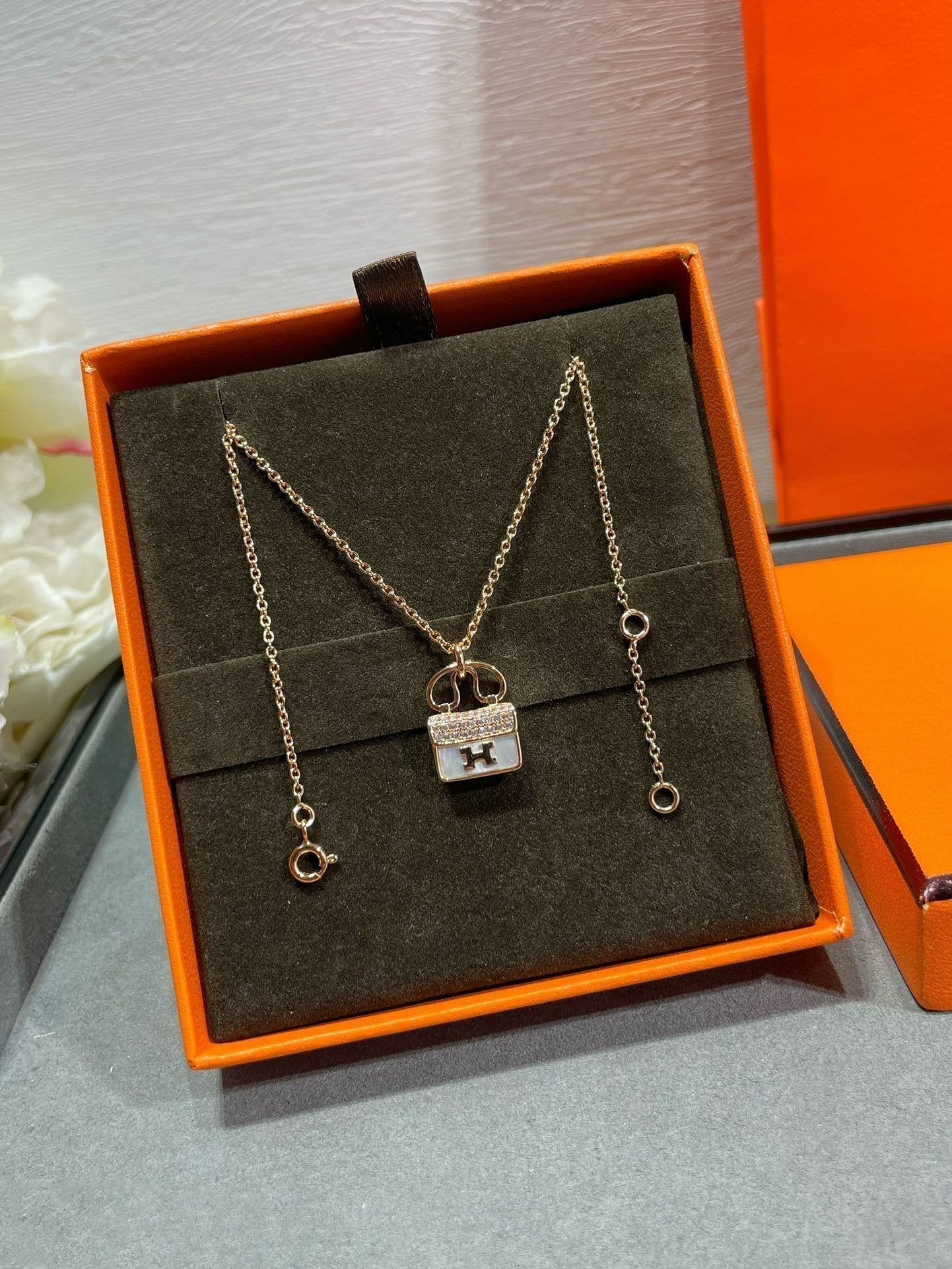 ¡®Lume Jewelry¡¯H CIRCE MOISSANITE PENDANT NECKLACE GOLD
