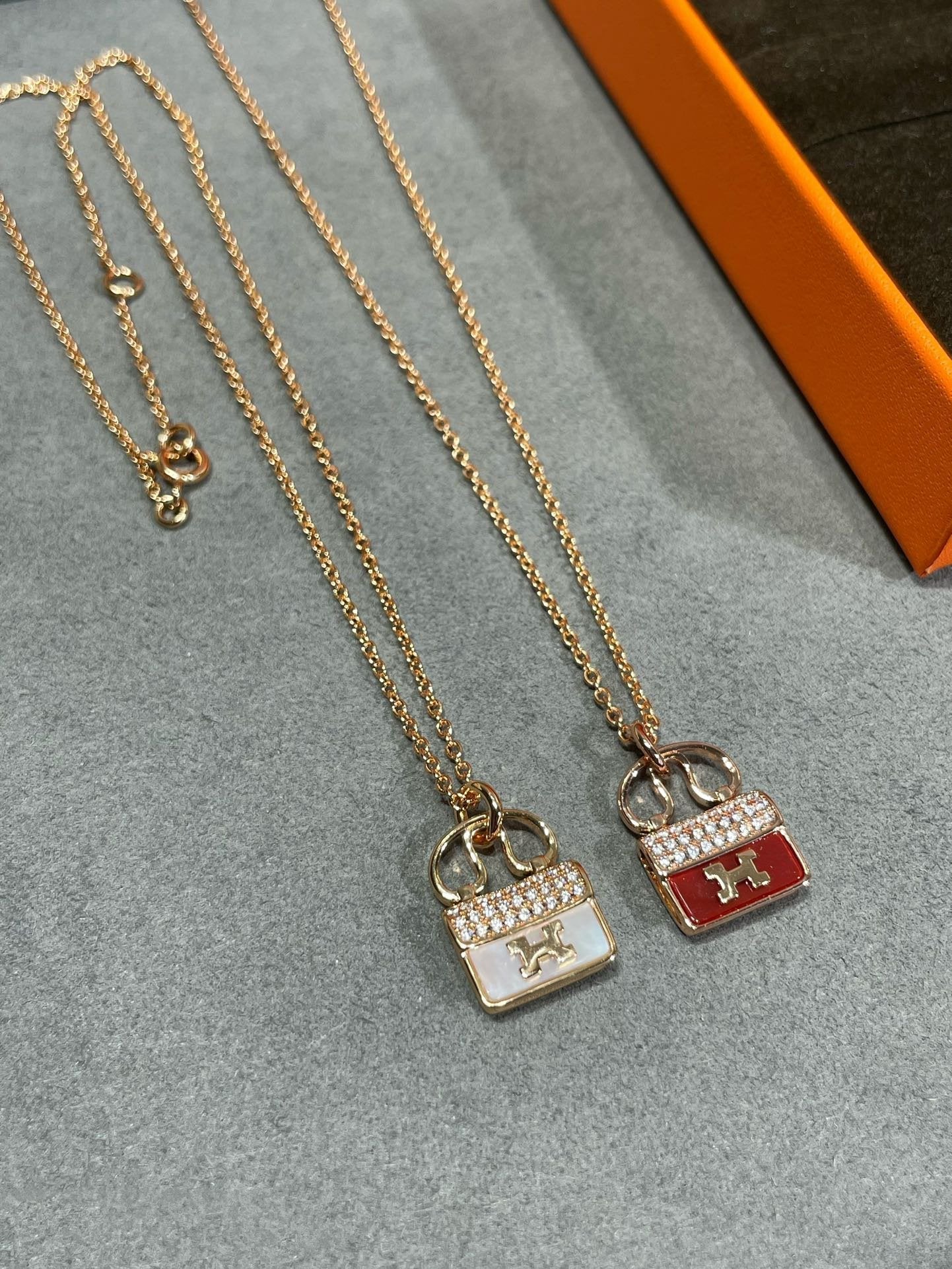 ¡®Lume Jewelry¡¯H CIRCE MOISSANITE PENDANT NECKLACE GOLD