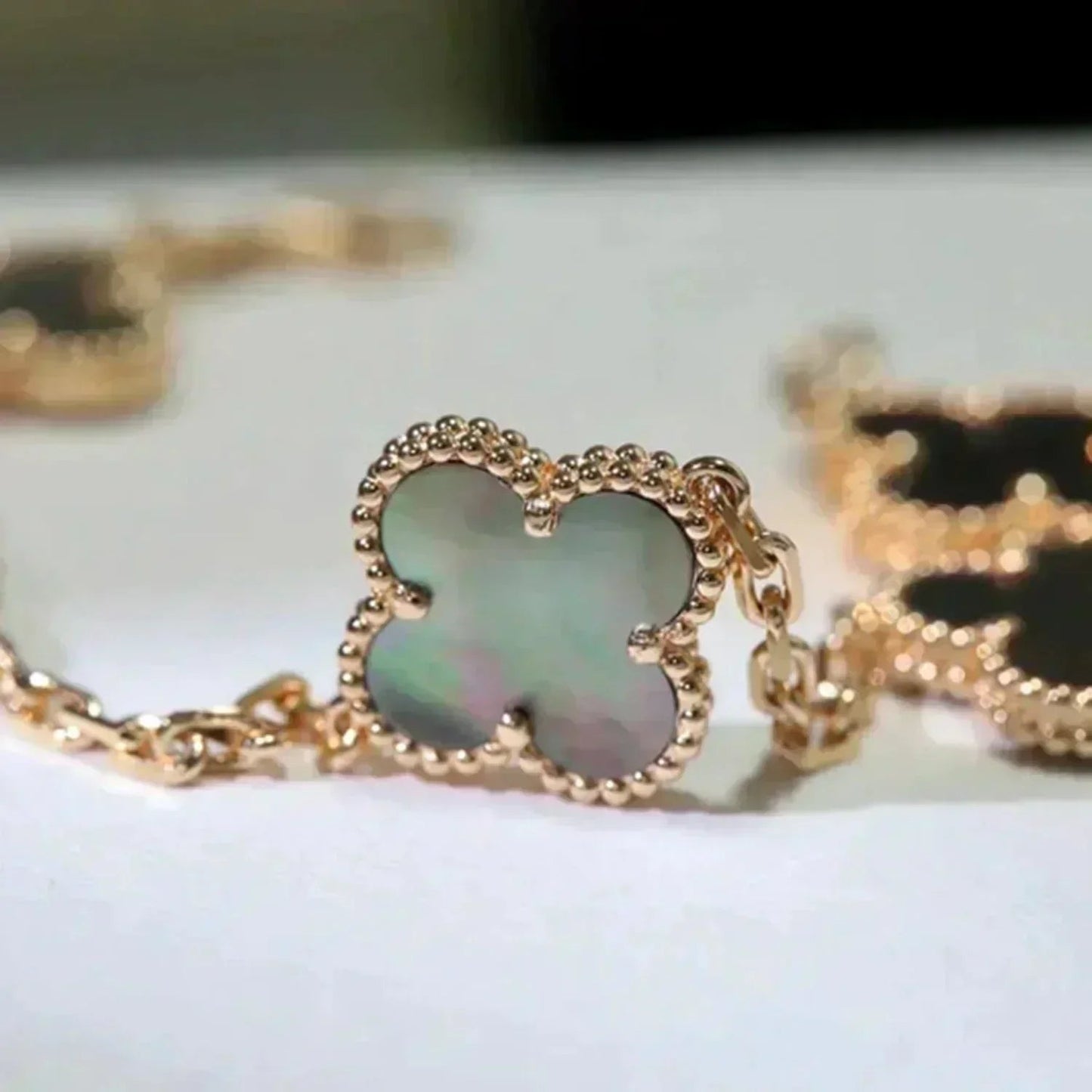 [Lume Jewelry]New CLOVER 5 MOTIF GRAY MOP BRACELET COLLECTION