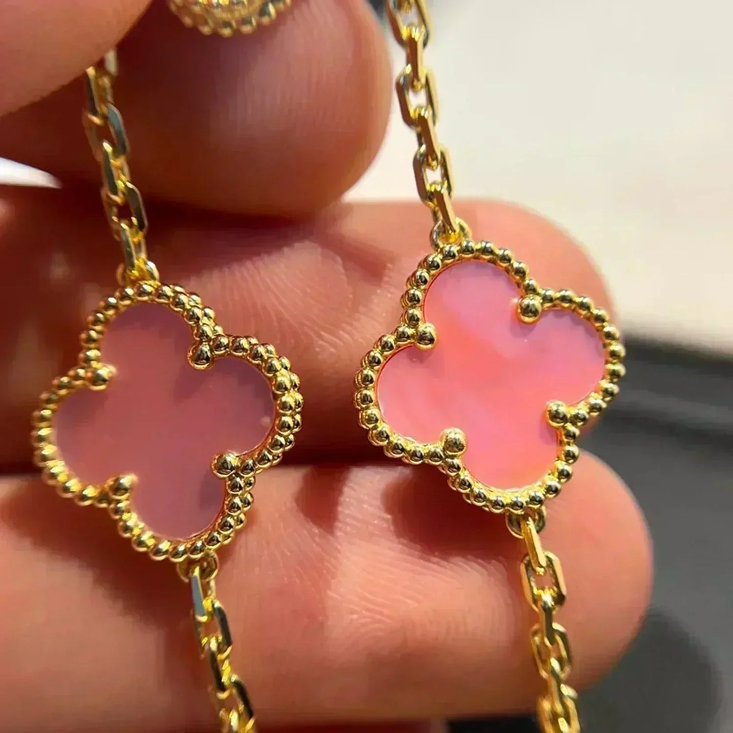 [Lume Jewelry]New  CLOVER 5 MOTIFS  PINK MOP BRACELET COLLECTION