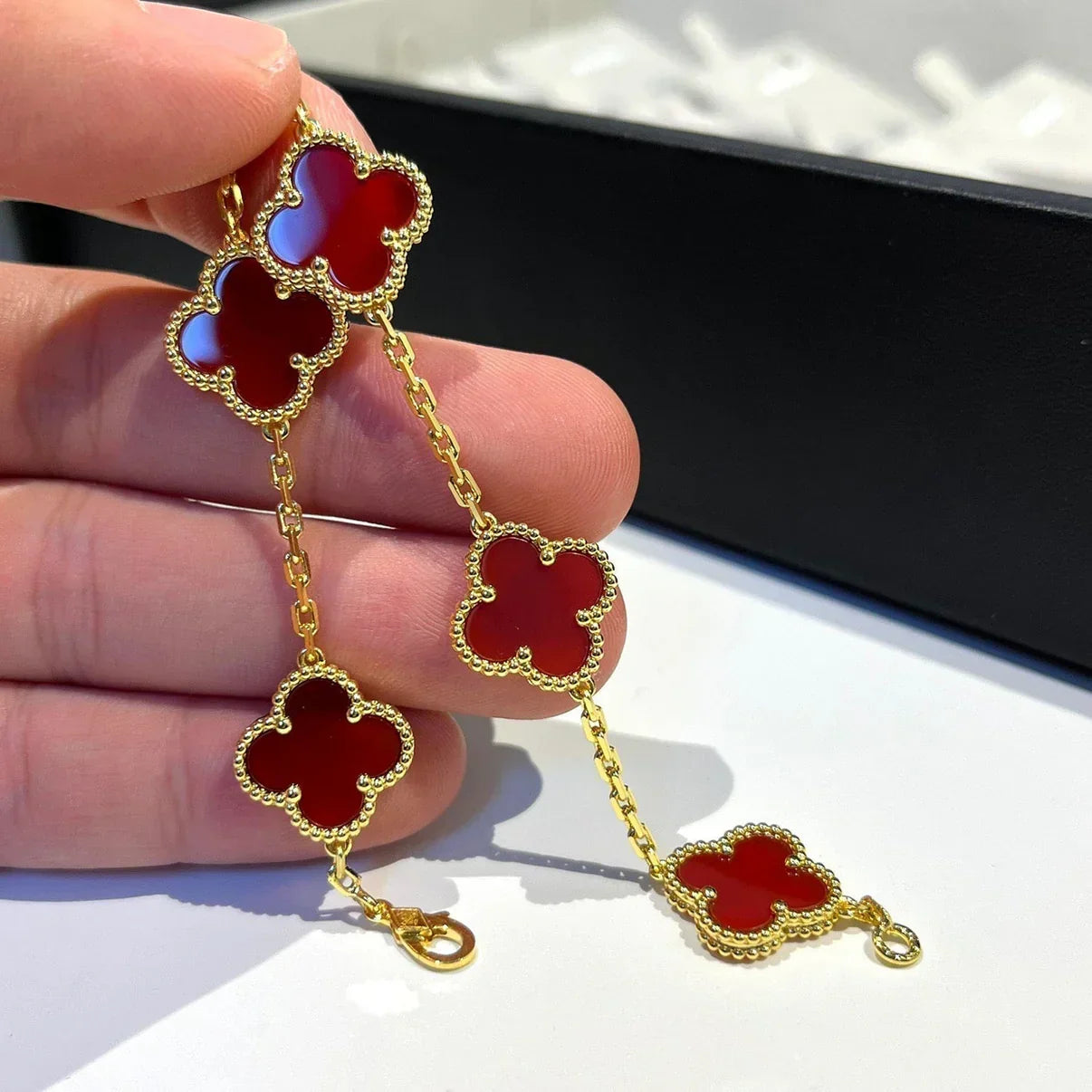 [Lume Jewelry]New  CLOVER 5 MOTIF RED CORNELIAN BRACELET COLLECTION