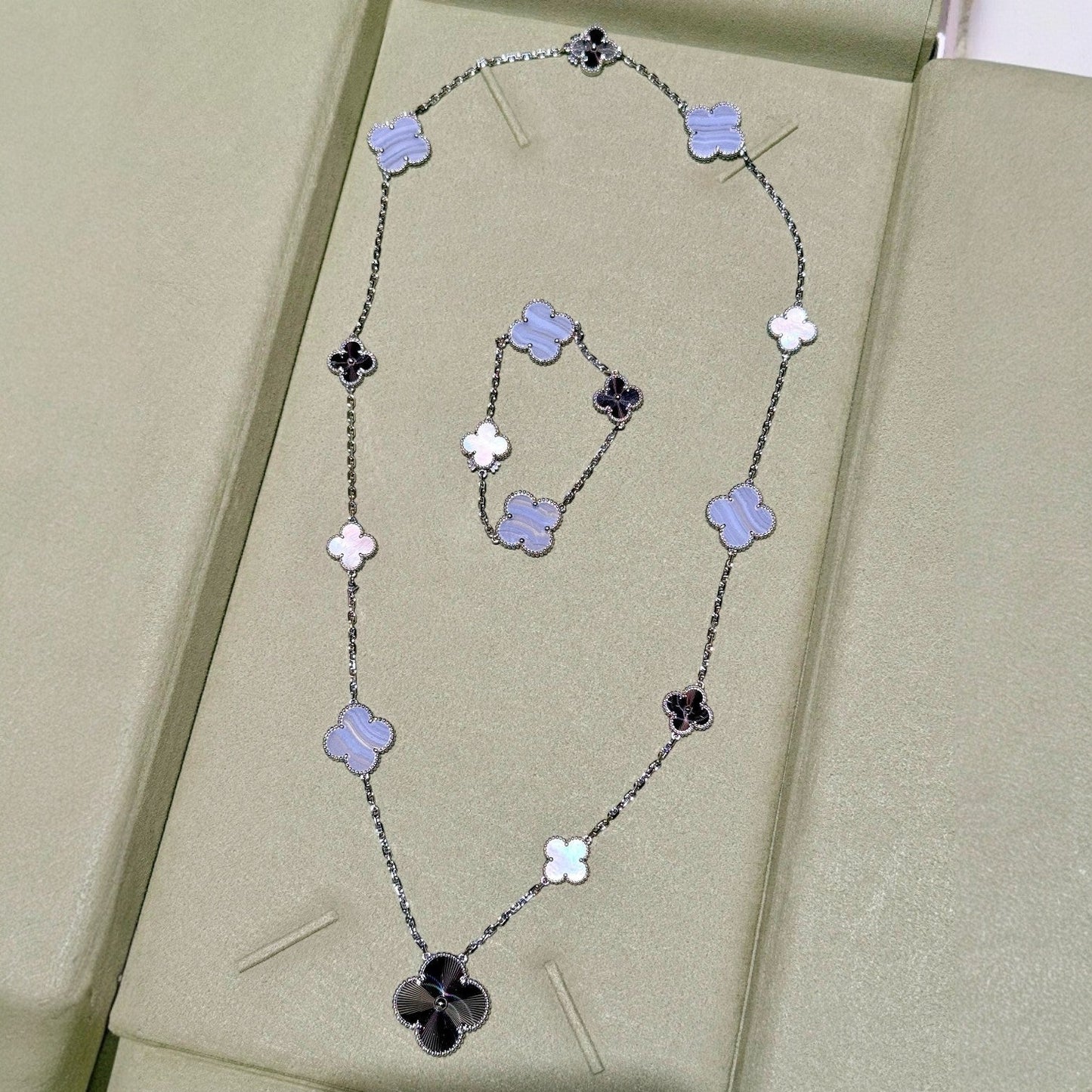 [Lume Jewelry]DETACHABLE CLOVER 15(11+4) FLOWER SILVER NECKLACE SET