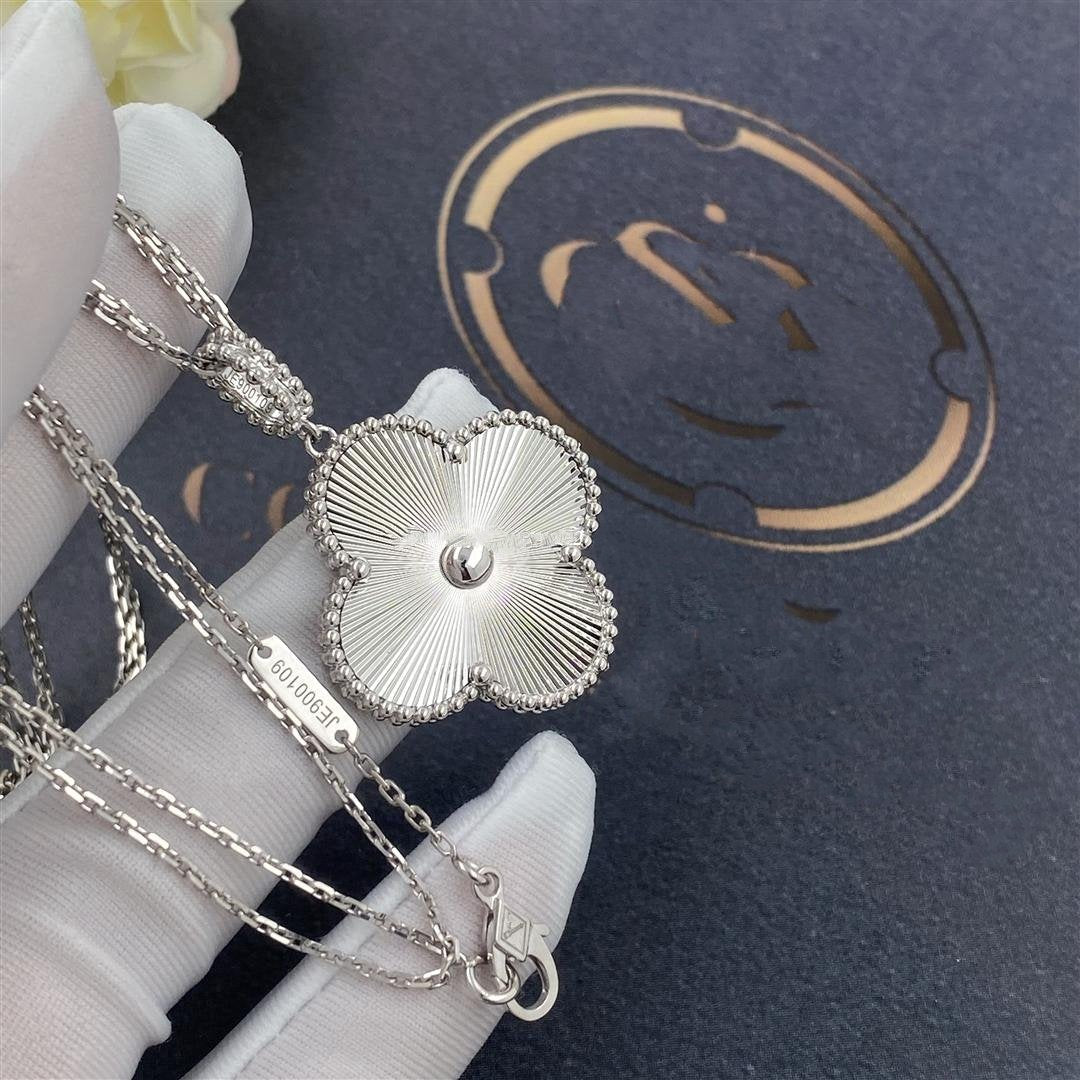 ¡®Lume Jewelry¡¯CLOVER 25MM SILVER BIG CLOVER NECKLACE
