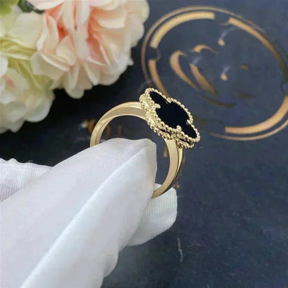 ¡®Lume Jewelry¡¯CLOVER ONYX RING