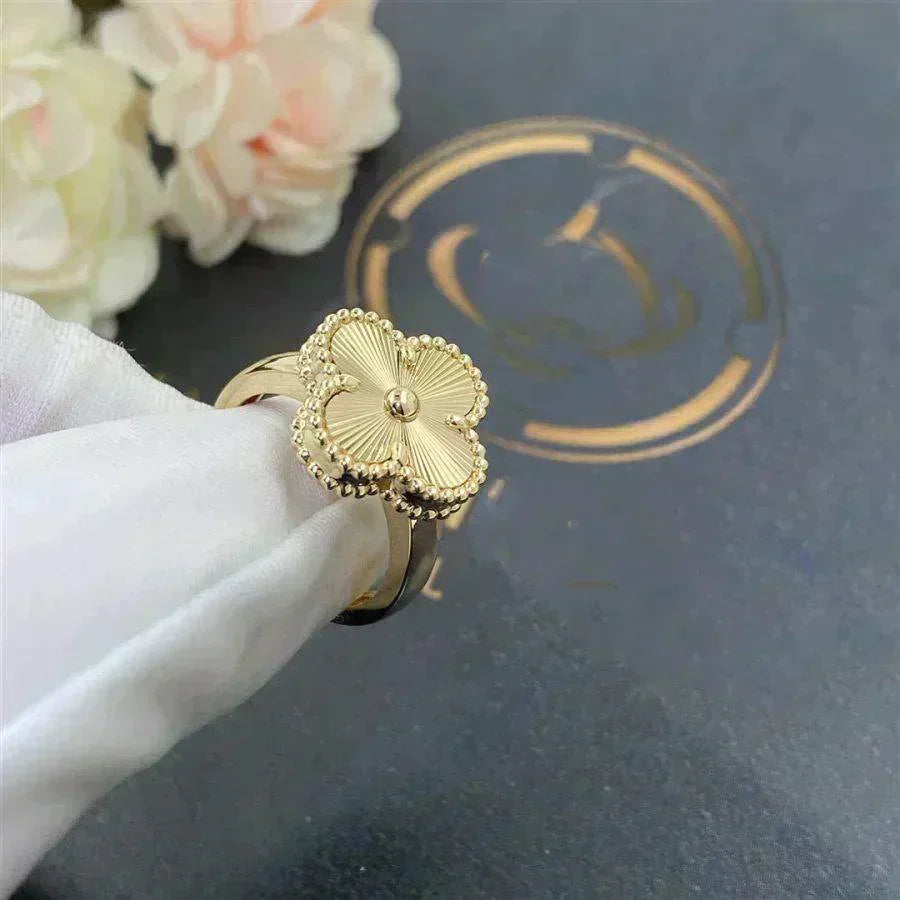 ¡®Lume Jewelry¡¯CLOVER GOLD RING