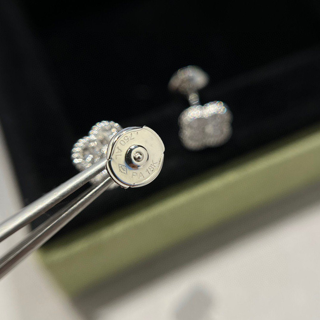 ¡®Lume Jewelry¡¯CLOVER MINI DIAMOND STUD EARRINGS
