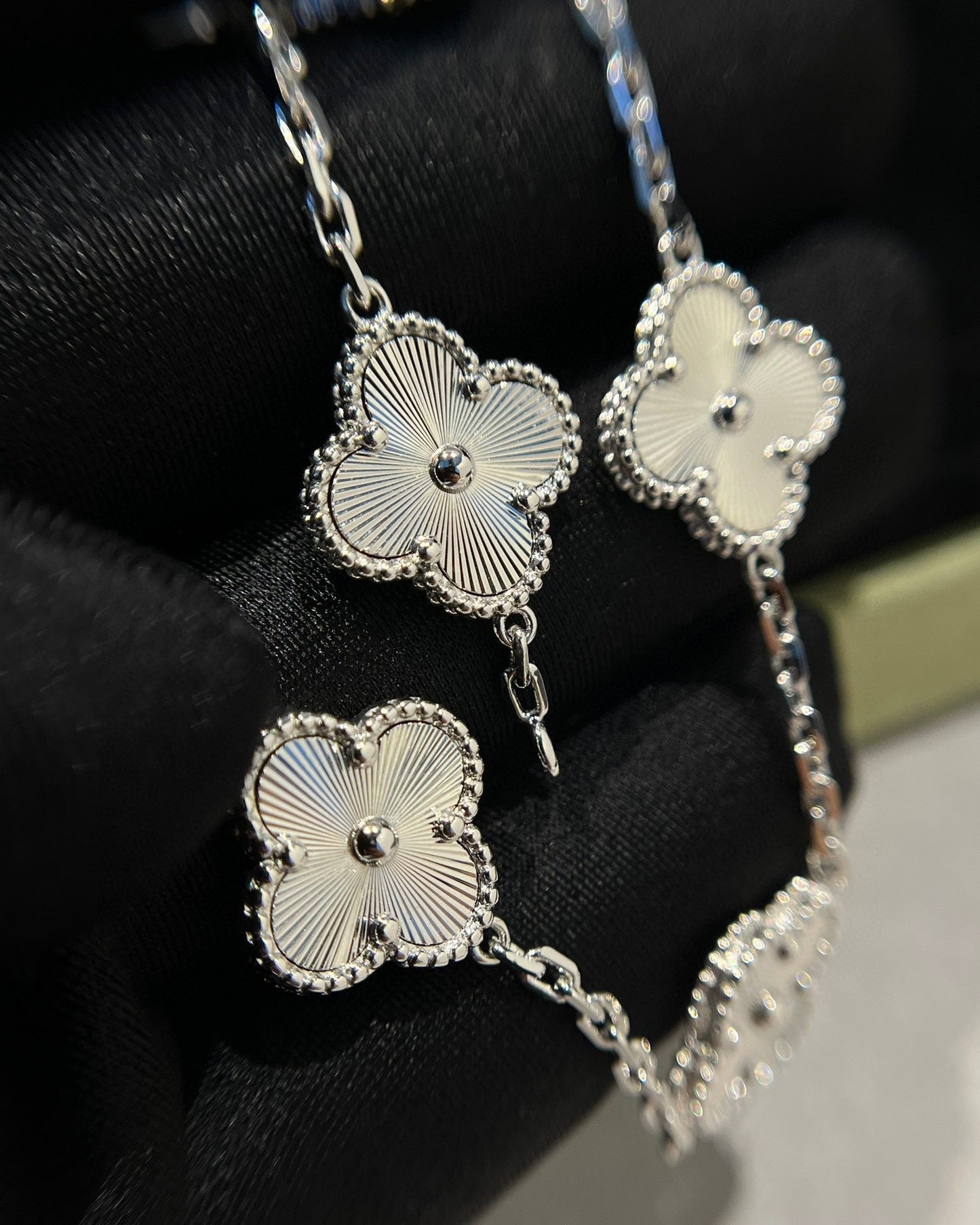 [Lume Jewelry]New  CLOVER 5 MOTIF LASER BRACELET COLLECTION